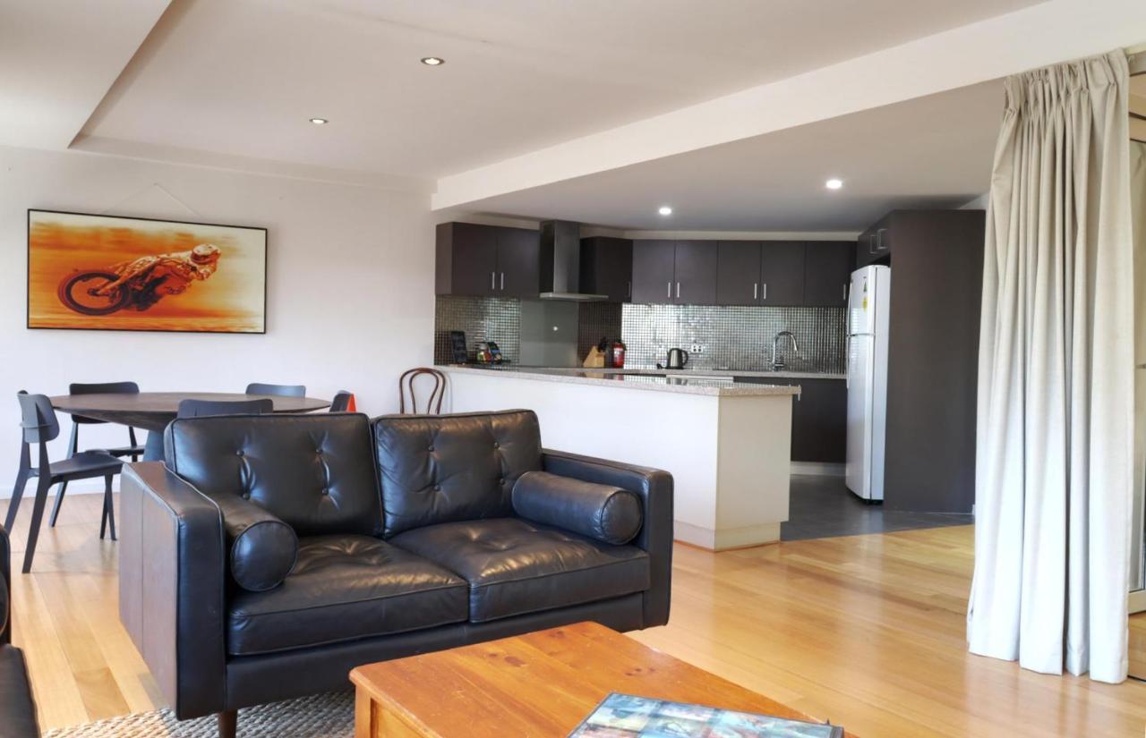 Apartmán Fiveways Balcony, King Bed, Chef'S Kitchen Fremantle Exteriér fotografie